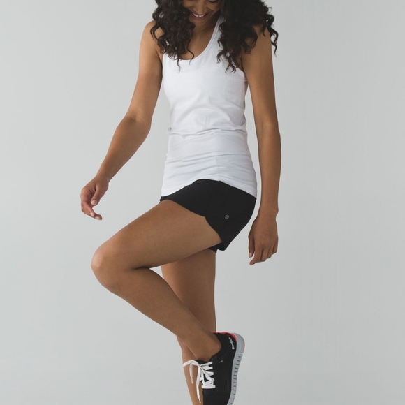 lululemon athletica Pants - Lululemon Run Times Short 4-way Stretch 4" Size 2 Black Lined